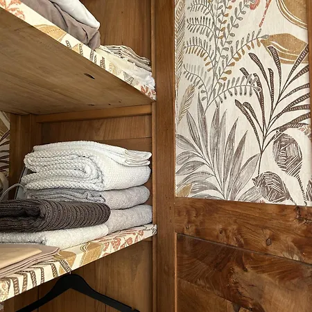 Des Coteaux Sezannais شقة *